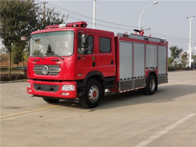 东风D9 7吨水罐消防车